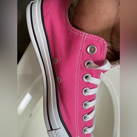 Converse All Star Chuck Taylor Hot Pink 💞Low Top Sneakers Womens 11.5 Mens 9.5 - Picture 15 of 16